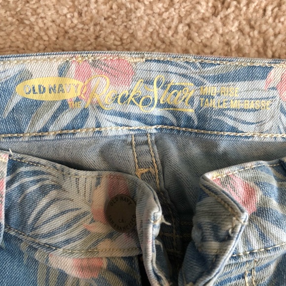 Old Navy Bundle ( 2 PAIR) ** - Picture 3 of 6